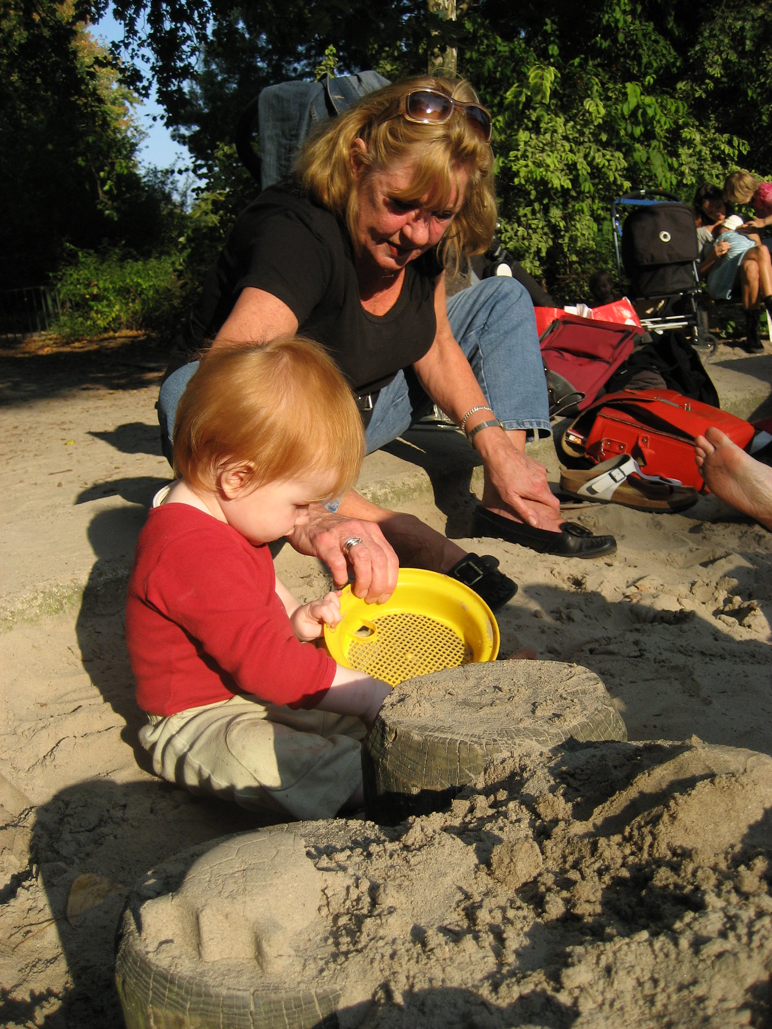 Met Doortje in de zandbak van het Sarphatipark